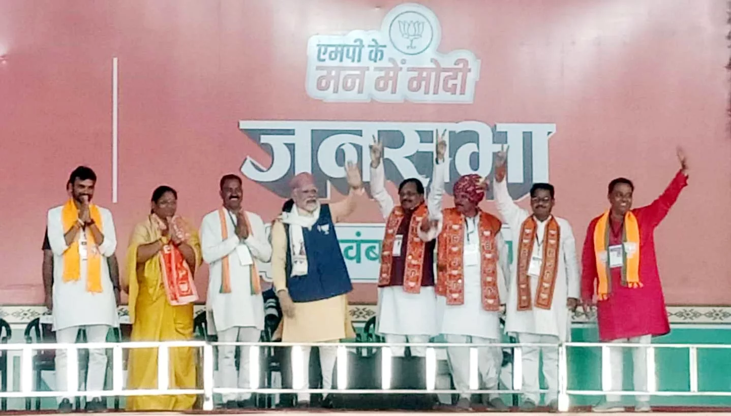 झाबुआ में कड़कनाथ मुर्गी और अंडे का जिक्र कर कांग्रेस का शासन दिलाया याद, मोदी बोले: कांग्रेस बहुत बड़ी हार की तरफ | New India Times