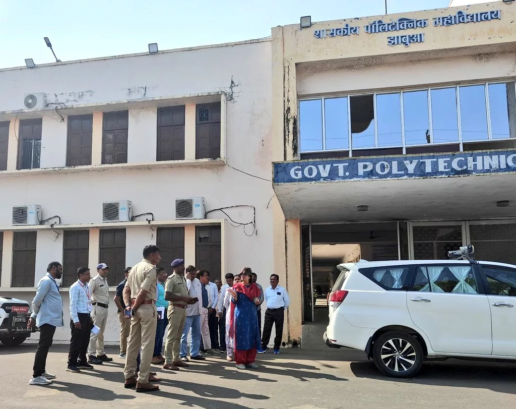 सामग्री वितरण के एक दिन पूर्व पॉलिटेक्निक कॉलेज झाबुआ में मतदान सामग्री वितरण के संबंध में की गई तैयारियों का किया गया निरीक्षण | New India Times
