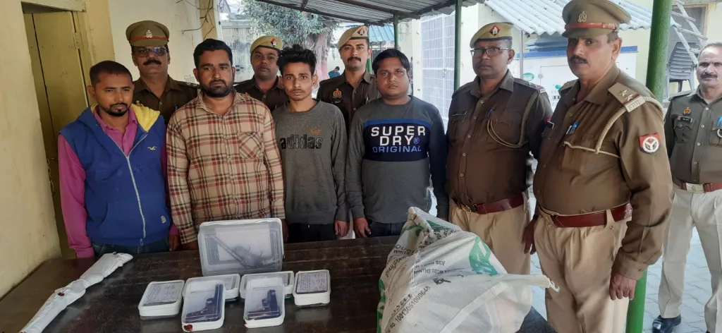 अवैध शास्त्र फैक्ट्री पर एसओजी, थाना सदर बाजार पुलिस टीम ने मारा छापा 2 अवैध शास्त्र फैक्ट्री पर एसओजी, थाना सदर बाजार पुलिस टीम ने मारा छापा | New India Times