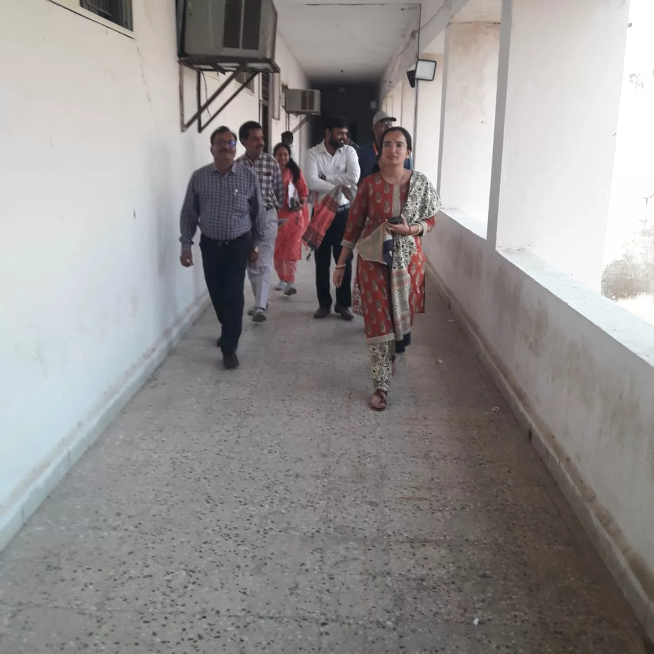 कलेक्टर एवं जिला निर्वाचन अधिकारी ने किया स्ट्रांग रूम का निरीक्षण | New India Times