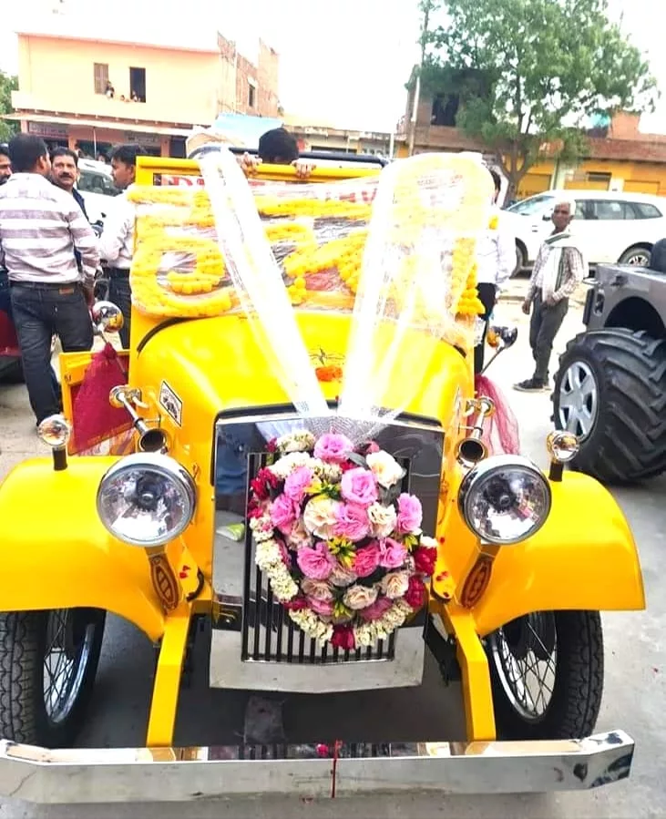 घोड़े की जगह ली विंटेज कारों ने | New India Times