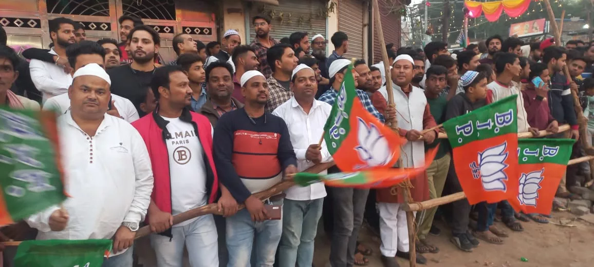 मथुरा में प्रधानमंत्री मोदी जी का अल्पसंख्यक मोर्चा के प्रदेश महामंत्री जहीर अब्बास जैदी के नेतृत्व में स्वागत | New India Times