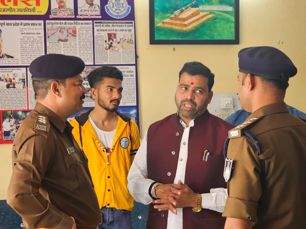 अखिल भारतीय बलाई महासंघ के राष्ट्रीय अध्यक्ष धार जिले के प्रवास पर थे 2 अखिल भारतीय बलाई महासंघ के राष्ट्रीय अध्यक्ष धार जिले के प्रवास पर थे | New India Times