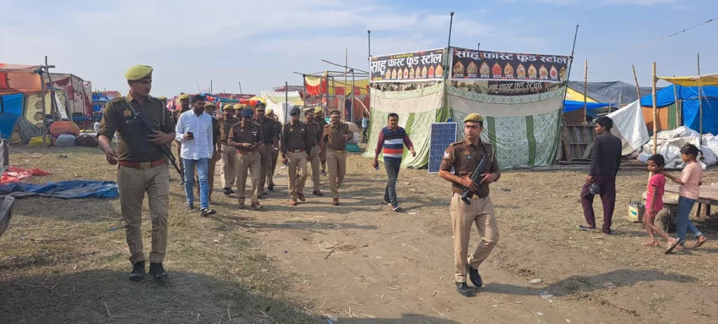 कार्तिक पूर्णिमा के अवसर पर ठुठवा मेले का पुलिस अधीक्षक ने किया निरीक्षण 2 कार्तिक पूर्णिमा के अवसर पर ठुठवा मेले का पुलिस अधीक्षक ने किया निरीक्षण | New India Times