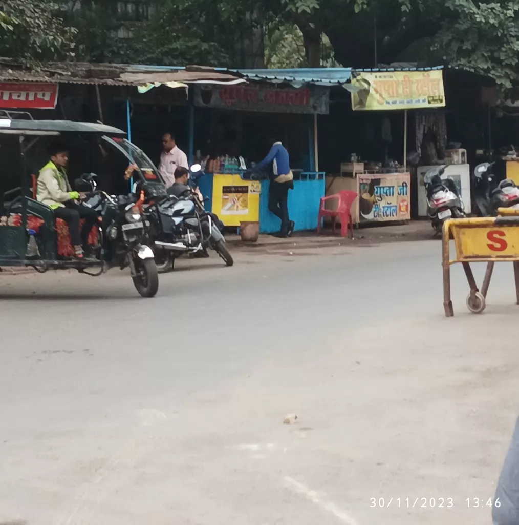 अतिक्रमण का शिकार सिंधिया मार्ग: आवागमन हो रहा है बाधित 3 अतिक्रमण का शिकार सिंधिया मार्ग: आवागमन हो रहा है बाधित | New India Times