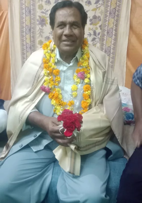 आकाशवाणी के पूर्व निदेशक अज़ीज़ अंसारी इन्दौर के सम्मान में एज़ाज़ी मुशायरा संपन्न 2 आकाशवाणी के पूर्व निदेशक अज़ीज़ अंसारी इन्दौर के सम्मान में एज़ाज़ी मुशायरा संपन्न | New India Times