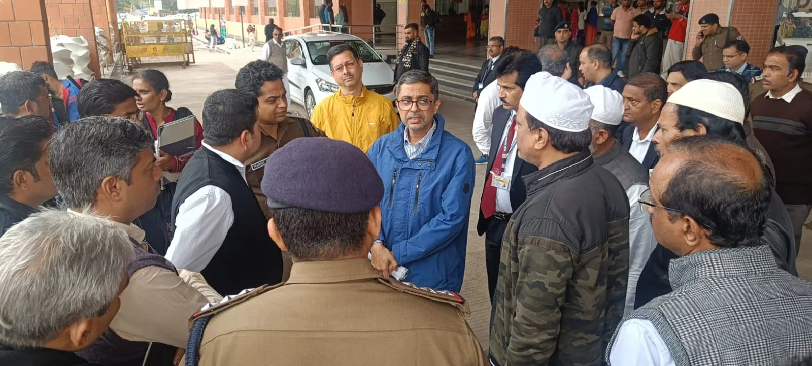 "आलमी तबलीगी इज्तिमा" के लिए रेलवे द्वारा किये जा रहे व्यवस्था का जायज़ा लेने डीआरएम पहुंचे भोपाल स्टेशन | New India Times