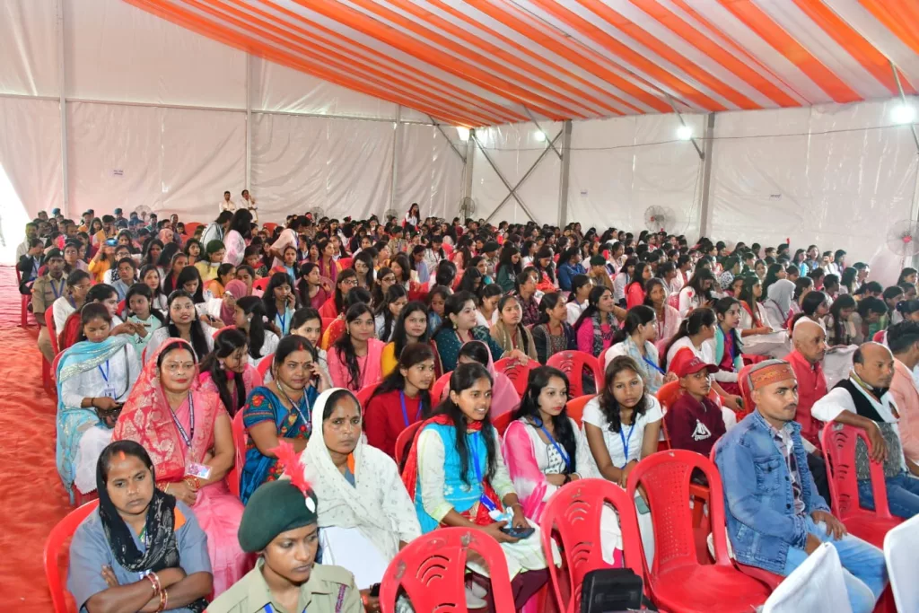 शासन द्वारा पूर्व निर्धारित कार्यक्रम के अनुसार मा0 राज्यपाल/मा0 कुलाधिपति/महामहिम राज्यपाल श्रीमती आनन्दी बेन पटेल जी का आगमन | New India Times