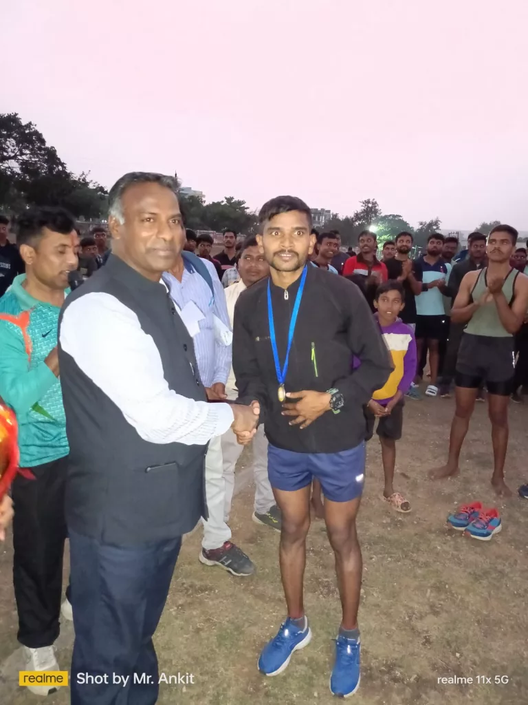 विश्व एड्स दिवस से चला अभियान दूसरे दिन 800 मीटर दौड़ का आयोजन कर युवाओं को किया प्रोत्साहित | New India Times