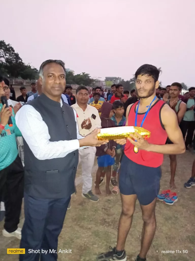 विश्व एड्स दिवस से चला अभियान दूसरे दिन 800 मीटर दौड़ का आयोजन कर युवाओं को किया प्रोत्साहित | New India Times