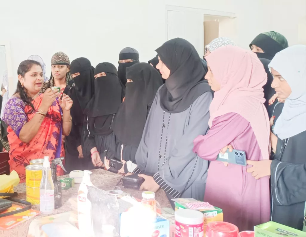 सैफी गोल्डन जुबिली क़ादरिया कॉलेज बुरहानपुर में निःशुल्क ब्यूटी पार्लर ट्रेनिंग का शुभारंभ | New India Times