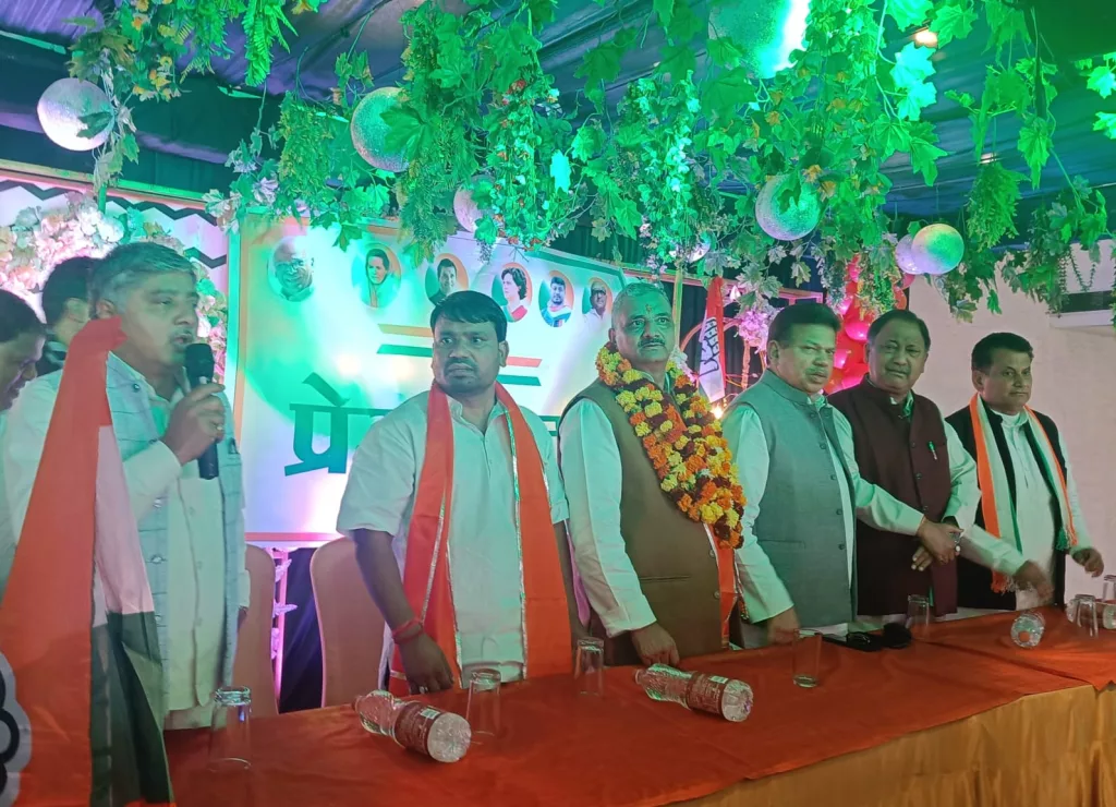 राजकुमार रावत को उपाध्यक्ष, मुकेश धनगर को प्रदेश महासचिव बनाए जाने पर कांग्रेसियों ने किया स्वागत 2 राजकुमार रावत को उपाध्यक्ष, मुकेश धनगर को प्रदेश महासचिव बनाए जाने पर कांग्रेसियों ने किया स्वागत | New India Times