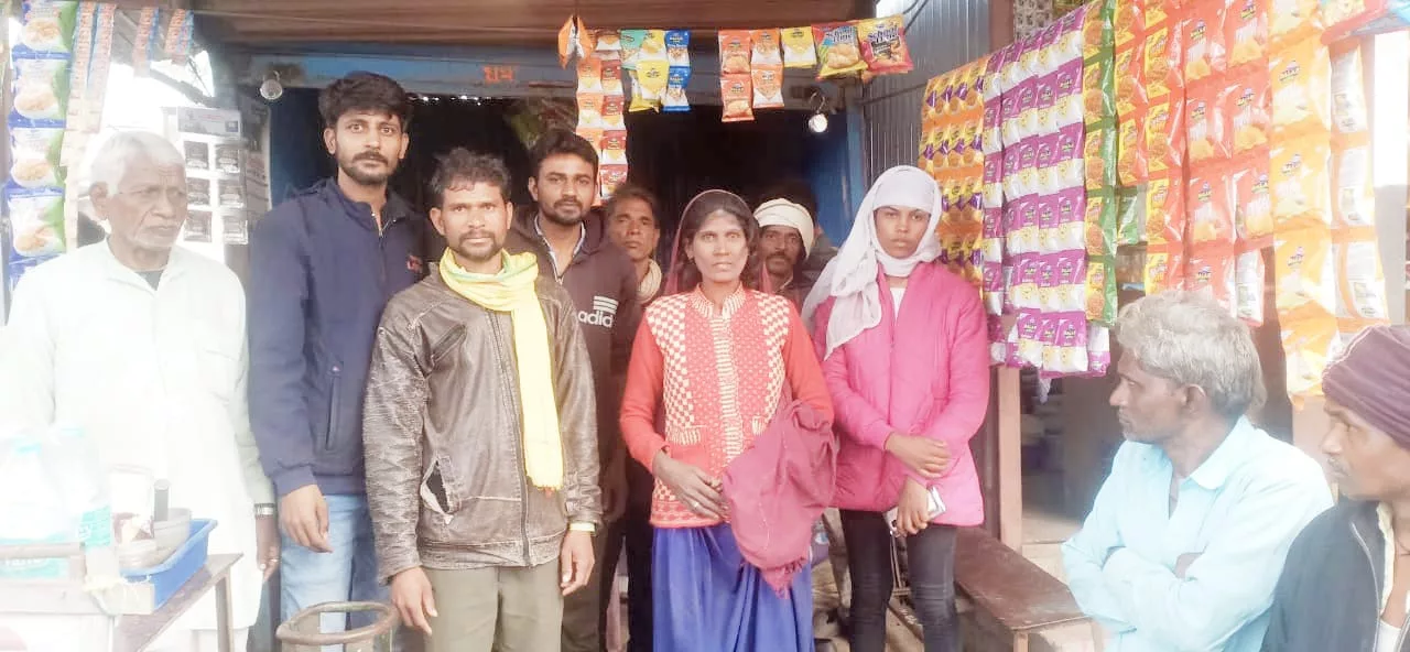 सोशल मीडिया का सदुपयोग कर युवाओं ने मानसिक रूप से रोगी भटकी महिला की कराई घर वापसी | New India Times