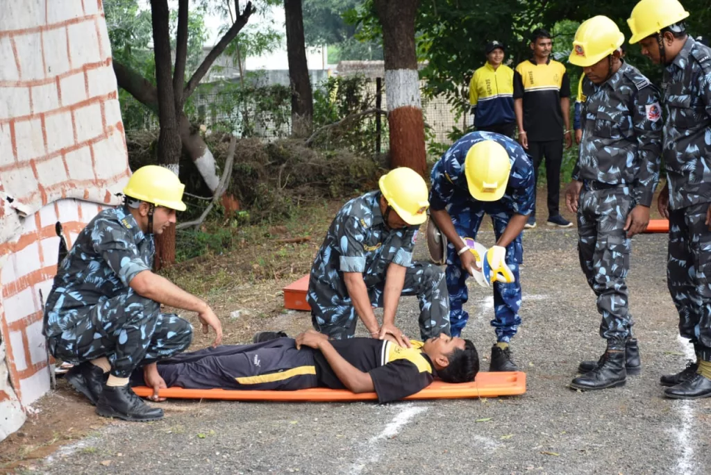 होमगार्ड लाईन झाबुआ में नागरिक सुरक्षा का 77 वां स्थापना दिवस मनाया गया हर्षोल्लास के साथ | New India Times