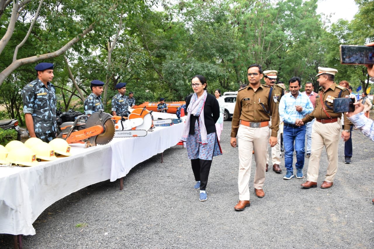 होमगार्ड लाईन झाबुआ में नागरिक सुरक्षा का 77 वां स्थापना दिवस मनाया गया हर्षोल्लास के साथ | New India Times
