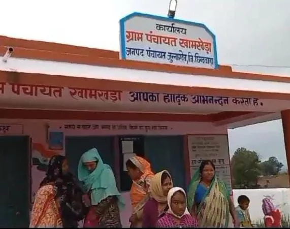 मुख्यमंत्री की लाडली बहनों को कार्यक्रम से रखा दूर, सीएम हेल्पलाइन में महिलाएं भैया से कर सकती हैं शिकायत, ब्लॉक अध्यक्ष का बयान भाजपा की परंपरा काम निकालने के बाद धोखा देना | New India Times