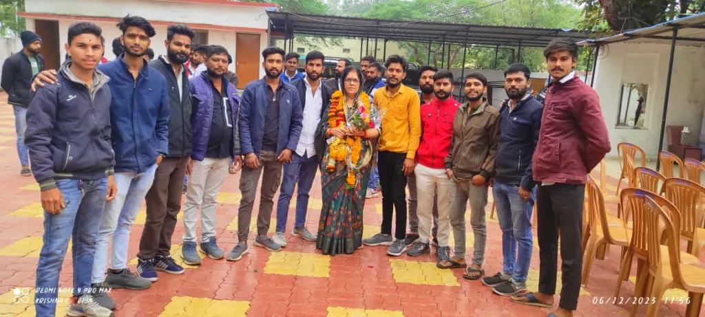 नवनिर्वाचित विधायक श्रीमती नीना-विक्रम वर्मा को हजरतपुर के युवाओं द्वारा पुष्पगुच्छ देकर दी बधाई 2 नवनिर्वाचित विधायक श्रीमती नीना-विक्रम वर्मा को हजरतपुर के युवाओं द्वारा पुष्पगुच्छ देकर दी बधाई | New India Times