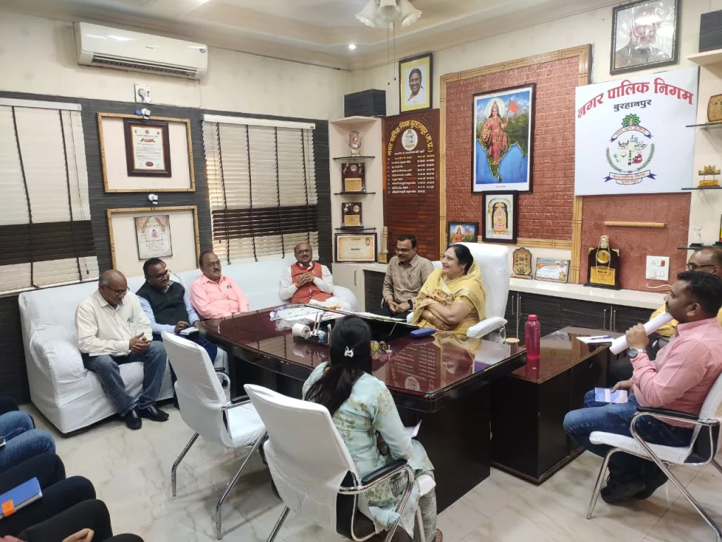 आचार संहिता खत्म होते ही मेयर ने ली अधिकारियों की मीटिंग 2 आचार संहिता खत्म होते ही मेयर ने ली अधिकारियों की मीटिंग | New India Times