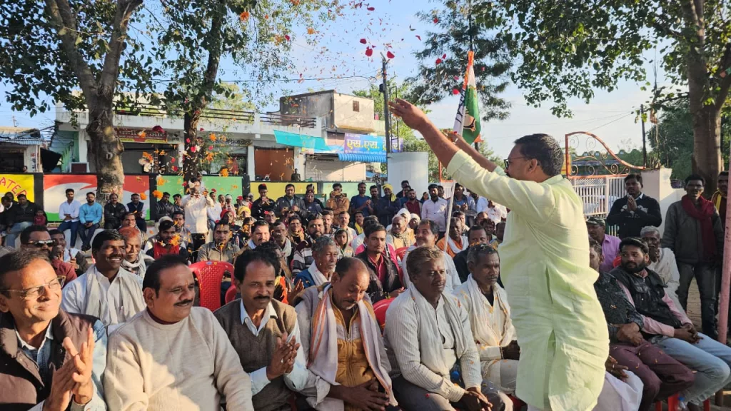 आभार जताने काफिले के साथ निकले निर्वाचित विधायक सुनील उइके, व्यक्त किया जनता का आभार | New India Times