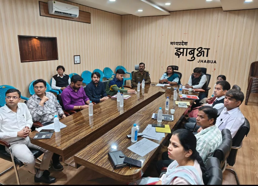 ज़िलों में आये अनुभव एवं समस्याओं पर सुझाव प्राप्त करने हेतु वीडियो कान्फ्रेंसिंग की गई आयोजित | New India Times