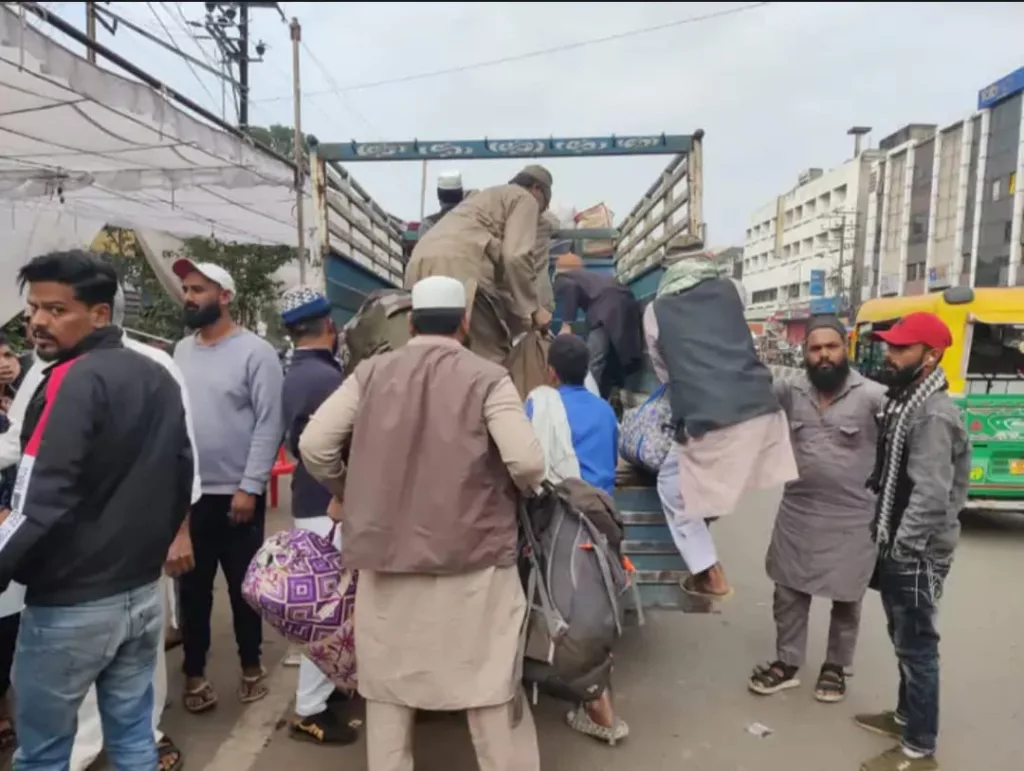 भोपाल में आलमी तब्लीगी इज्तिमा का दूसरा दिन, भारी तादाद में जमातियों के आने का सिलसिला लगातार जारी 3 भोपाल में आलमी तब्लीगी इज्तिमा का दूसरा दिन, भारी तादाद में जमातियों के आने का सिलसिला लगातार जारी | New India Times