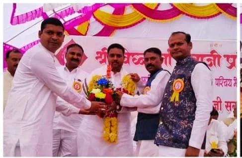 श्री विघ्नहर्ता संताजी प्रतिष्ठान शिरपुर में आयोजित हुआ राज्य स्तरीय वर-वधू परिचय विवरणिका विमोचन समारोह | New India Times