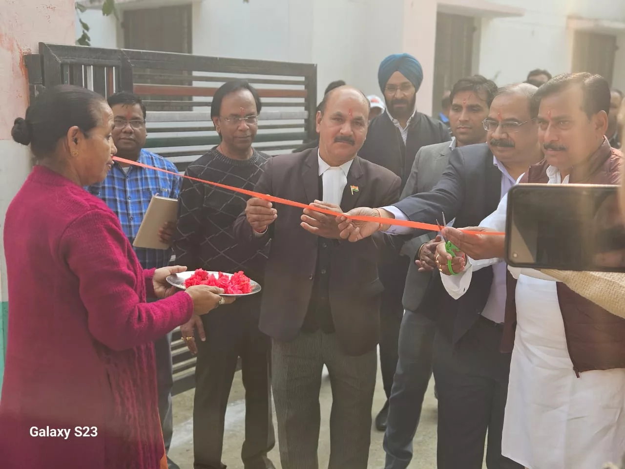 शासन से मिली तीन नई एंबुलेंस, सदर विधायक ने की रवाना | New India Times