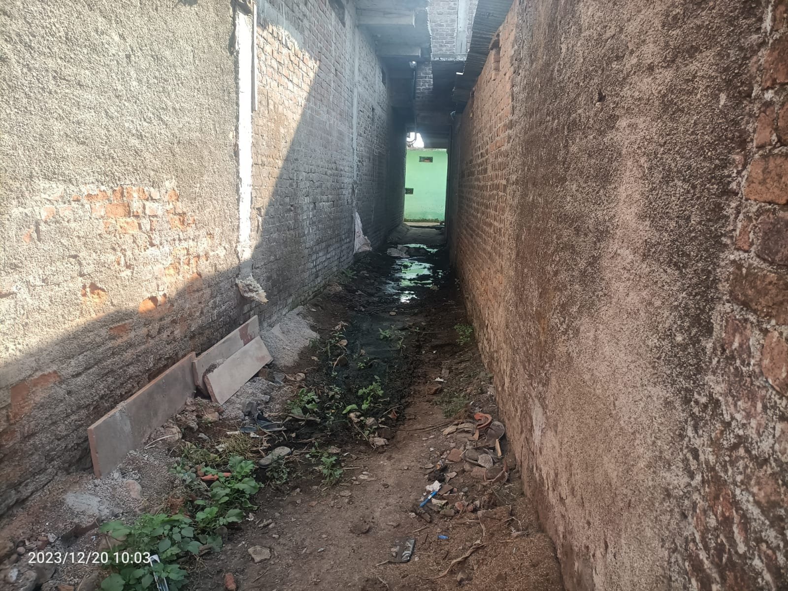 कुंभराज में पानी की निकासी को लेकर विवाद, गली में गंदगी से लोग परेशान | New India Times