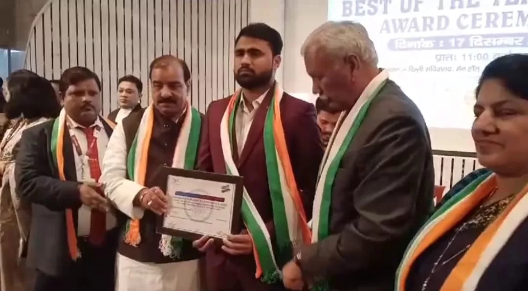 दिल्ली सरकार ने प्रसिद्ध आयुर्वेदाचार्य व यौन रोग चिकित्सक डॉ शेख़ को किया सम्मानित | New India Times