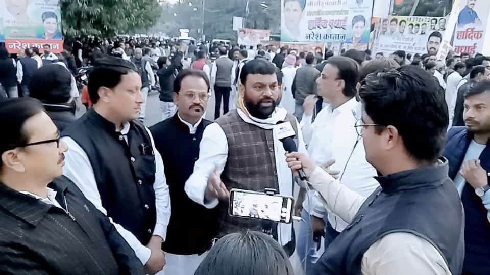 नवनियुक्त प्रदेश कांग्रेस अध्यक्ष की अगुवाई के लिए बुरहानपुर से भोपाल पहुंचे कांग्रेसी नेतागण 1 नवनियुक्त प्रदेश कांग्रेस अध्यक्ष की अगुवाई के लिए बुरहानपुर से भोपाल पहुंचे कांग्रेसी नेतागण | New India Times