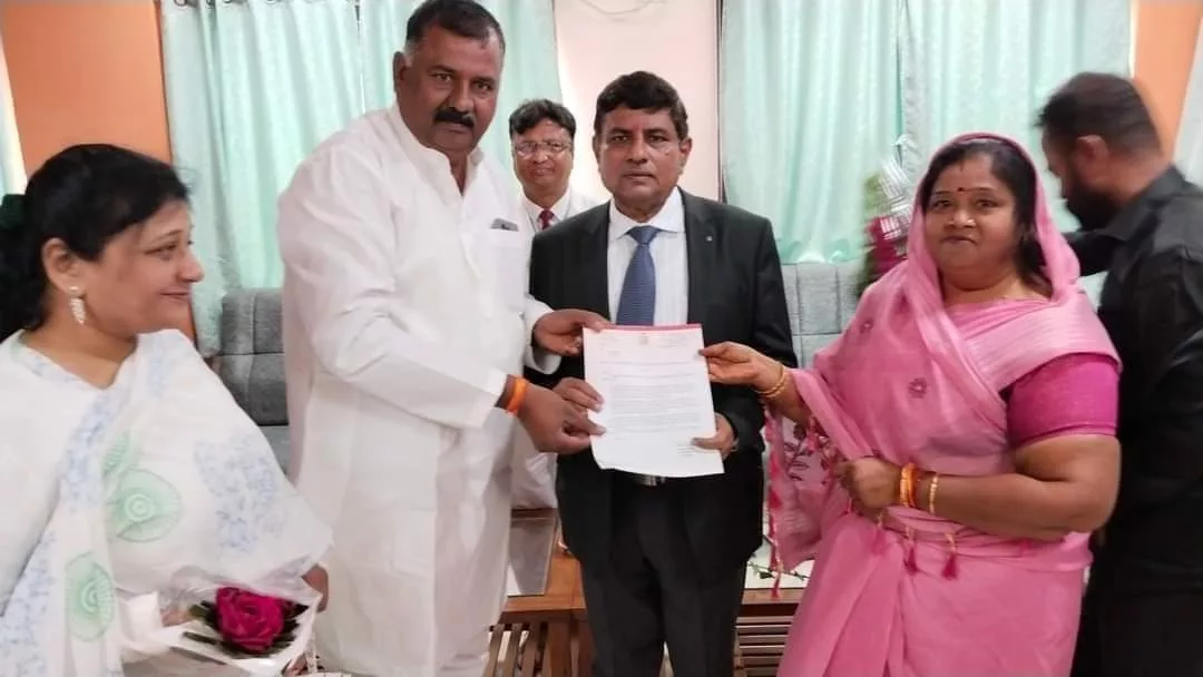 नगर निगम बुरहानपुर की स्पीकर श्रीमती अनीता अमर यादव ने मध्य रेलवे जीएम को दिया ज्ञापन | New India Times