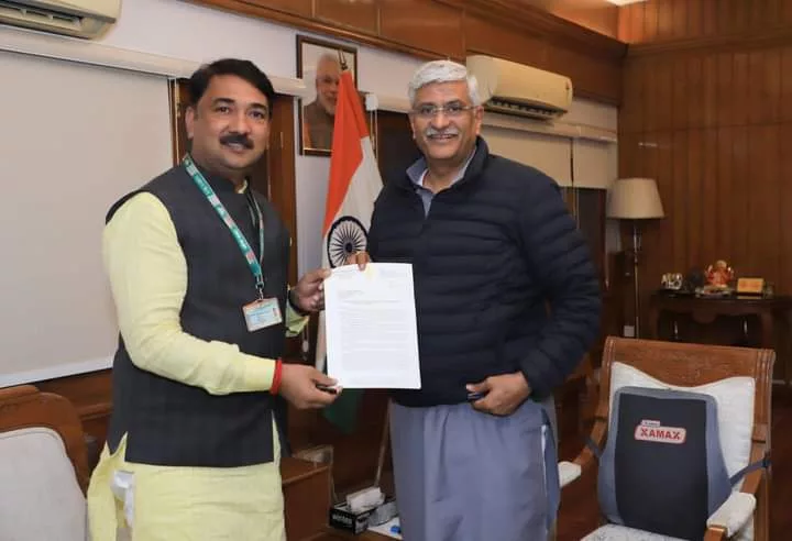 सरकार की तिज़ोरी में ठन-ठन गोपाल, प्रशासनिक मंजूरी के नाम पर मिलने वाले वोटों से नेता हो पाएंगे मालामाल, प्रोजेक्ट्स के लिए केंद्र सरकार से फंड की मांग कर रहे हैं सांसद | New India Times