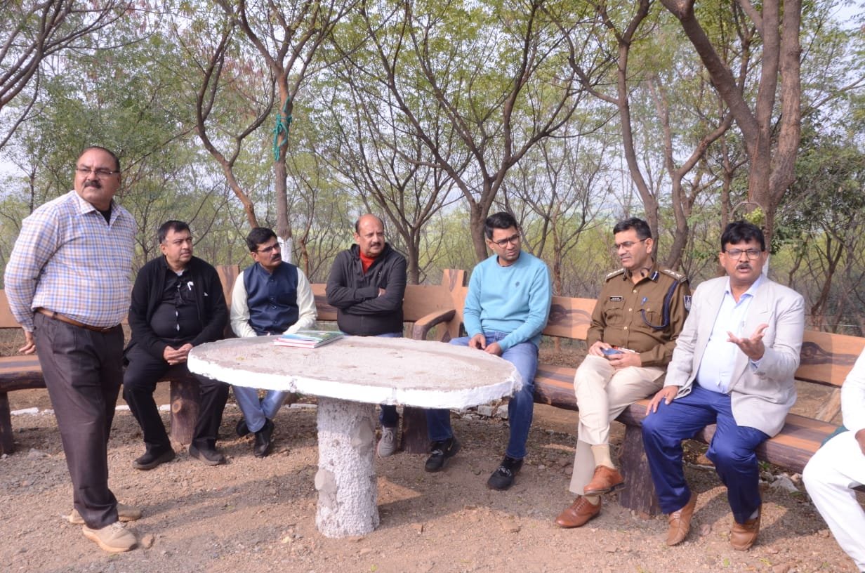 ग्वालियर शहर के नजदीक उदयपुर का नीम पर्वत ले रहा है पर्यटन स्थल का आकार 1 ग्वालियर शहर के नजदीक उदयपुर का नीम पर्वत ले रहा है पर्यटन स्थल का आकार | New India Times