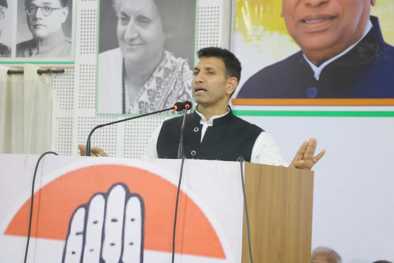 लोकसभा चुनाव के मद्देनज़र कांग्रेसी पदाधिकारियों एवं विधायकों के साथ कांग्रेस प्रदेश अध्यक्ष की बैठकों का दौर जारी | New India Times