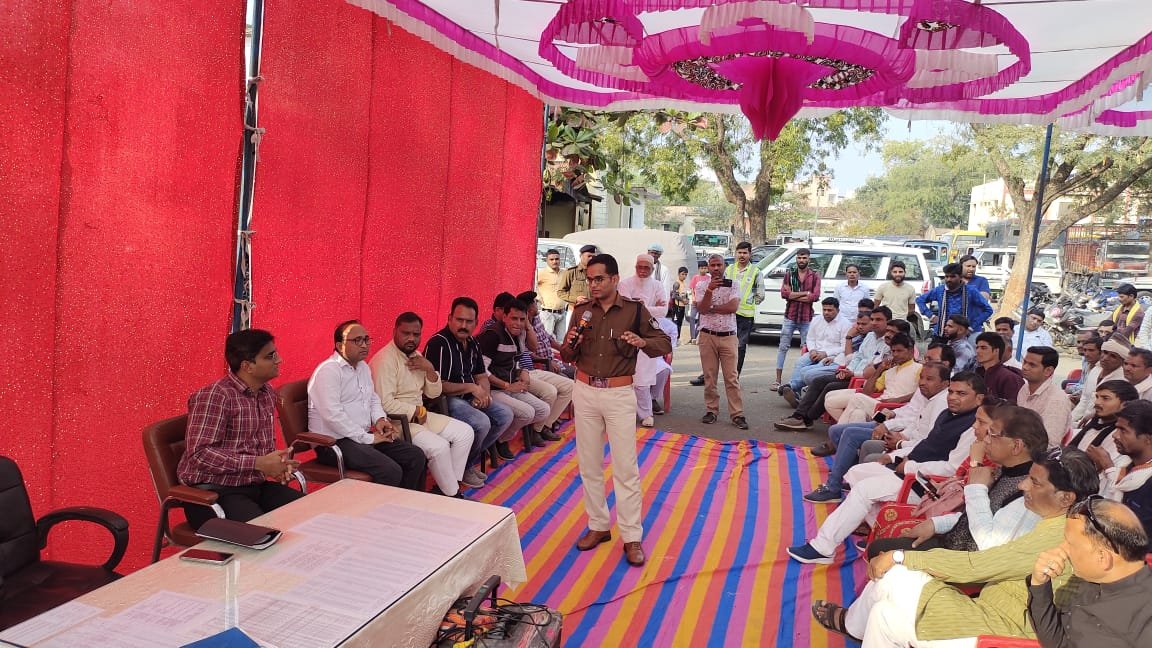 रतलाम झाबुआ ज़िला पुलिस अधीक्षक ने NHI अधिकारी व ग्रामीणों से किया संवाद | New India Times