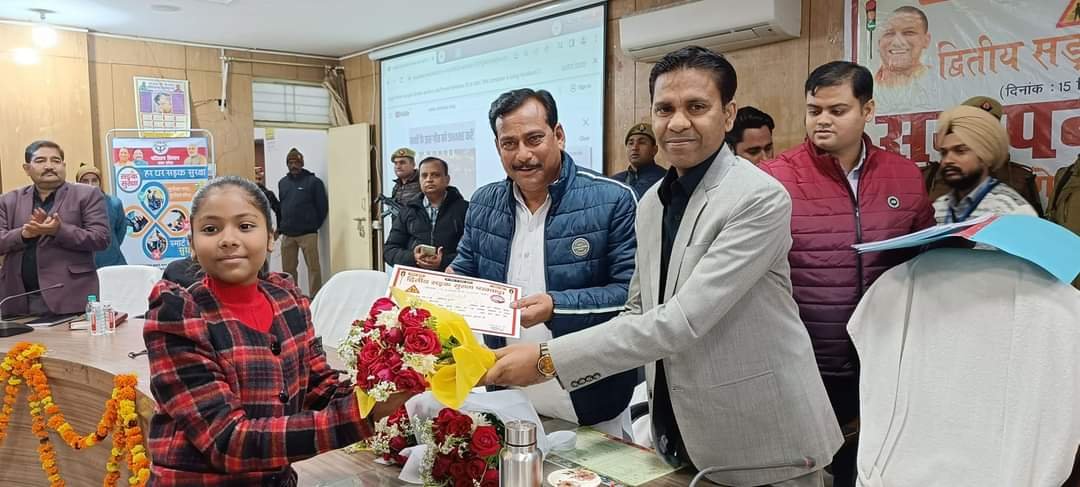 पुरस्कार वितरण के साथ सड़क सुरक्षा पखवाड़े का हुआ भव्य समापन | New India Times