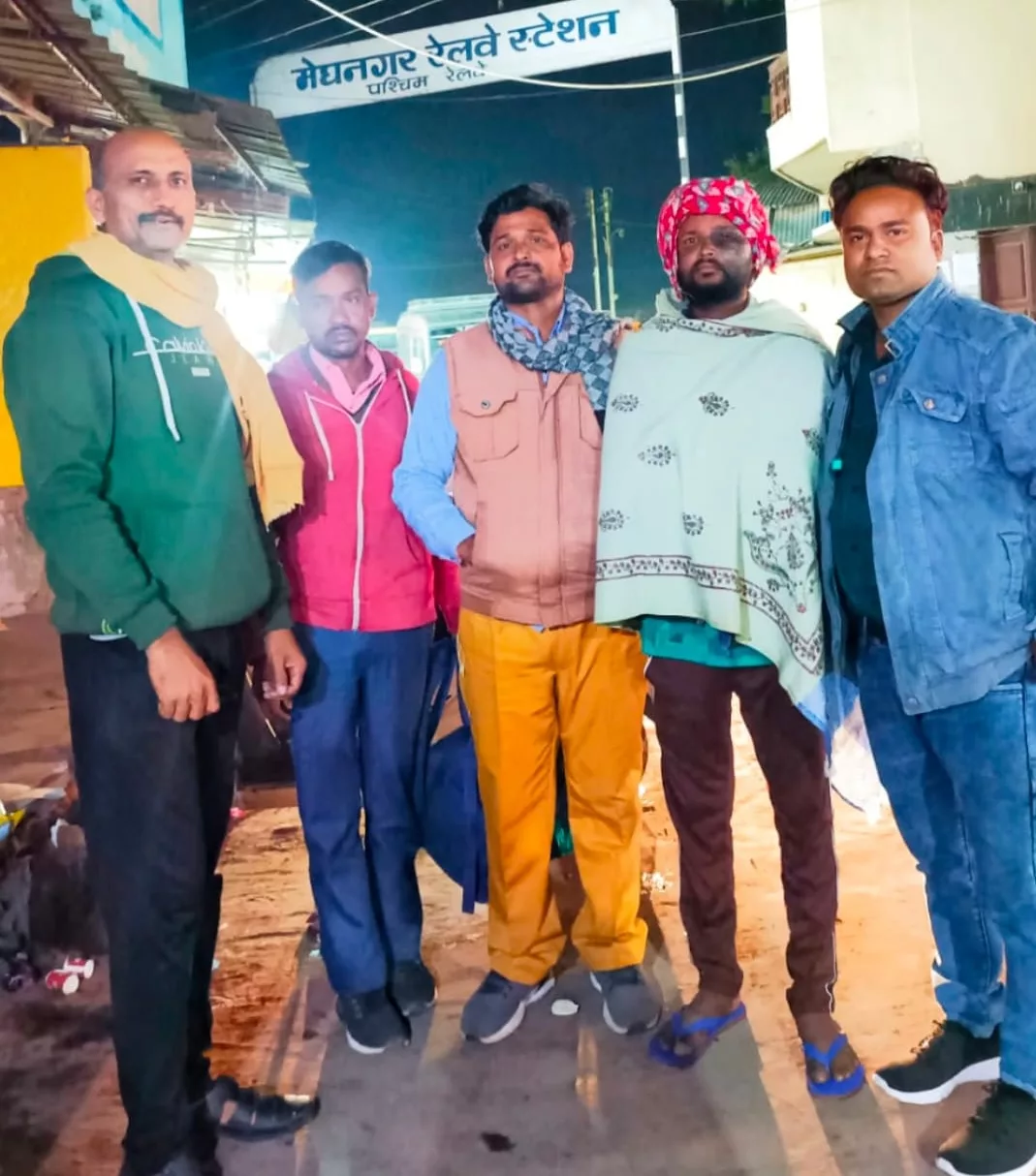 मेघनगर के सामाजिक कार्यकर्ता राजेंद्र श्रीवास्तव नीरज की हो रही है खूब प्रशंसा | New India Times