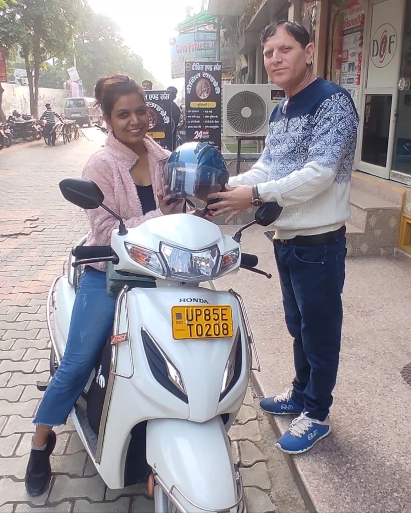 टू व्हीलर चलाते समय सड़क हादसे में लोगों की मृत्यु ना हो उसके लिए हेलमेट जागरूकता अभियान चलाया जा रहा है: विनोद दीक्षित | New India Times