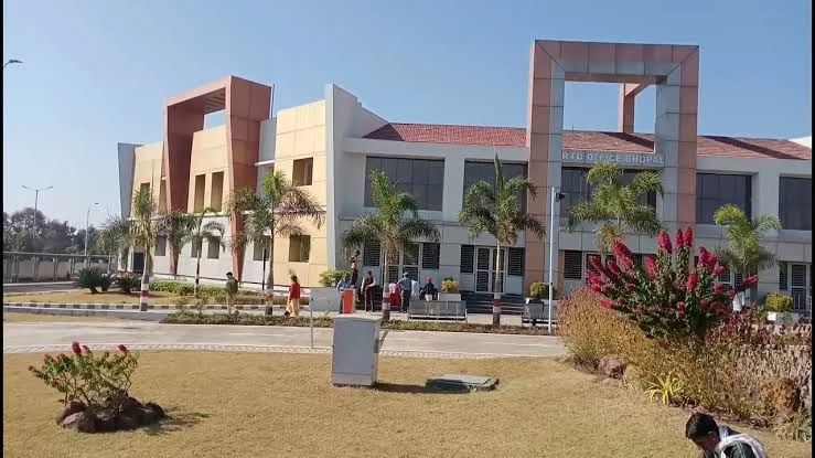 चोरी की बढ़ती घटनाओं को रोकने के लिए परिवहन विभाग ने 2019 के पहले के सभी वाहनों पर हाई सिक्योरिटी नंबर प्लेट लगवाना किया अनिवार्य 2 चोरी की बढ़ती घटनाओं को रोकने के लिए परिवहन विभाग ने 2019 के पहले के सभी वाहनों पर हाई सिक्योरिटी नंबर प्लेट लगवाना किया अनिवार्य | New India Times