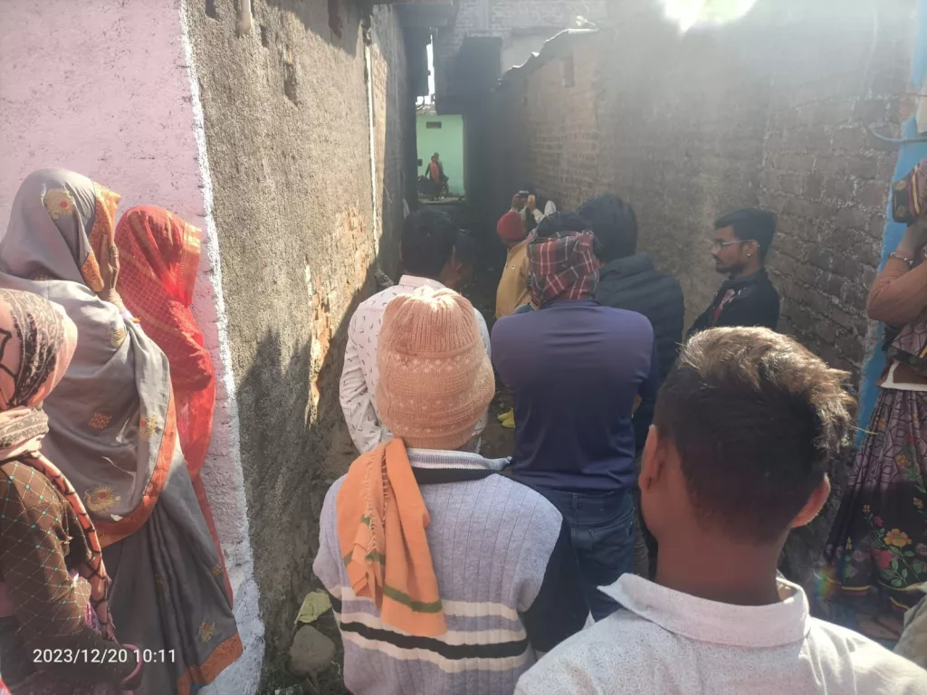 कुंभराज में पानी की निकासी को लेकर विवाद, गली में गंदगी से लोग परेशान | New India Times