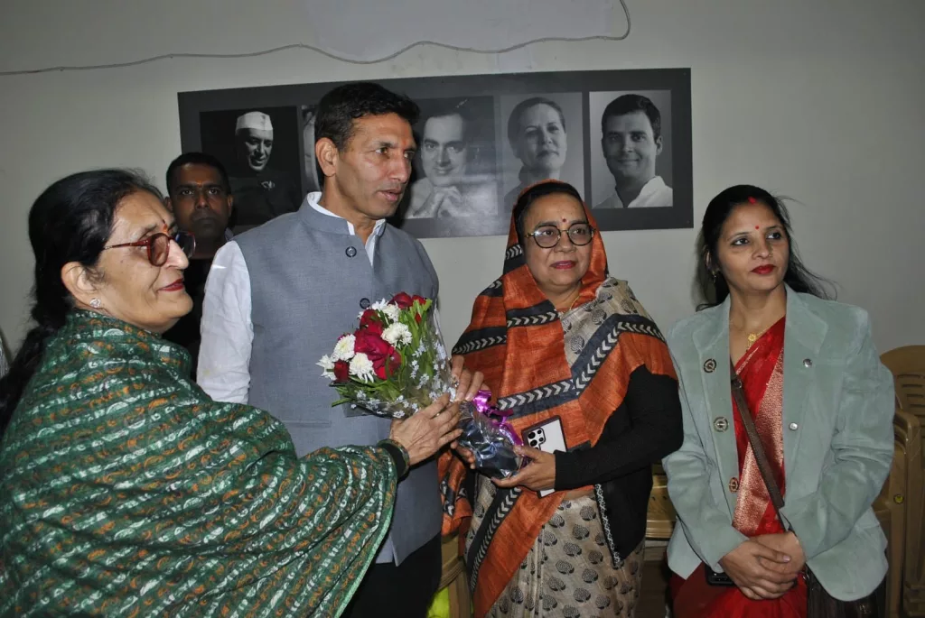 मध्य प्रदेश कांग्रेस कमेटी के नवनियुक्त अध्यक्ष श्री जीतू पटवारी के प्रदेश कांग्रेस मुख्यालय पहुंचने पर हुआ भव्य स्वागत | New India Times