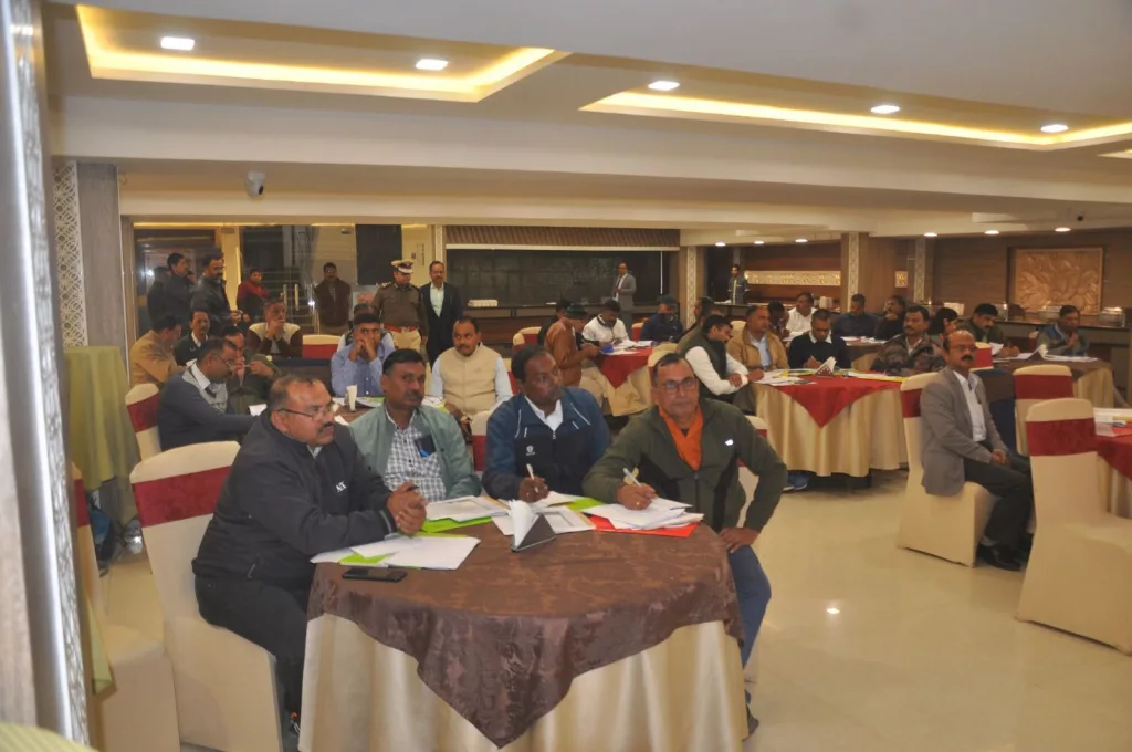 पुलिस को थाने में आने वाले प्रत्येक फरियादी के लिये संवेदनशील होना चाहिए: डीआईजी चम्बल रेंज 3 पुलिस को थाने में आने वाले प्रत्येक फरियादी के लिये संवेदनशील होना चाहिए: डीआईजी चम्बल रेंज | New India Times