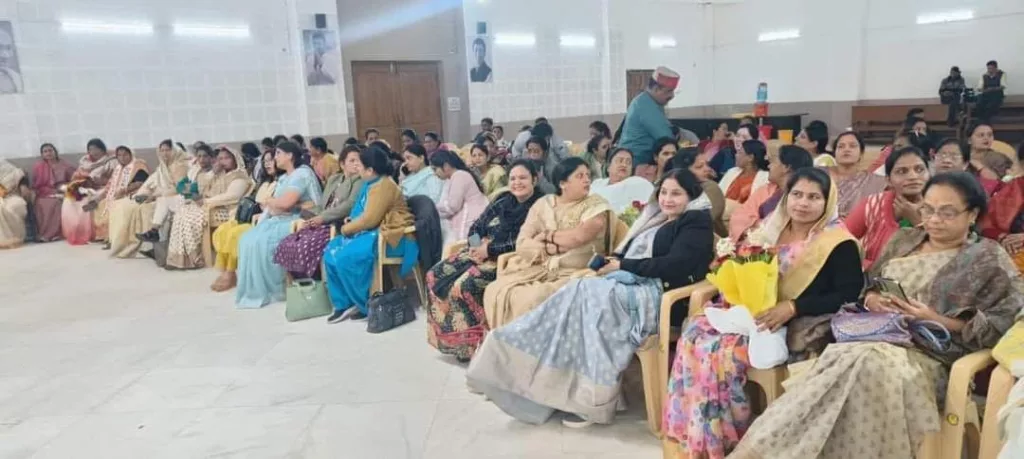 प्रदेश कांग्रेस अध्यक्ष श्री जीतू पटवारी ने मध्य प्रदेश महिला कांग्रेस की प्रदेश पदाधिकारी, अध्यक्षों के साथ बैठक कर संगठनात्मक और आगामी लोकसभा चुनाव को लेकर की चर्चा 4 प्रदेश कांग्रेस अध्यक्ष श्री जीतू पटवारी ने मध्य प्रदेश महिला कांग्रेस की प्रदेश पदाधिकारी, अध्यक्षों के साथ बैठक कर संगठनात्मक और आगामी लोकसभा चुनाव को लेकर की चर्चा | New India Times