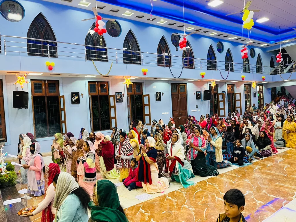 पूरे हर्षोल्लास व धूमधाम से मनाया गया प्रभु यीशु का जन्मोत्सव | New India Times