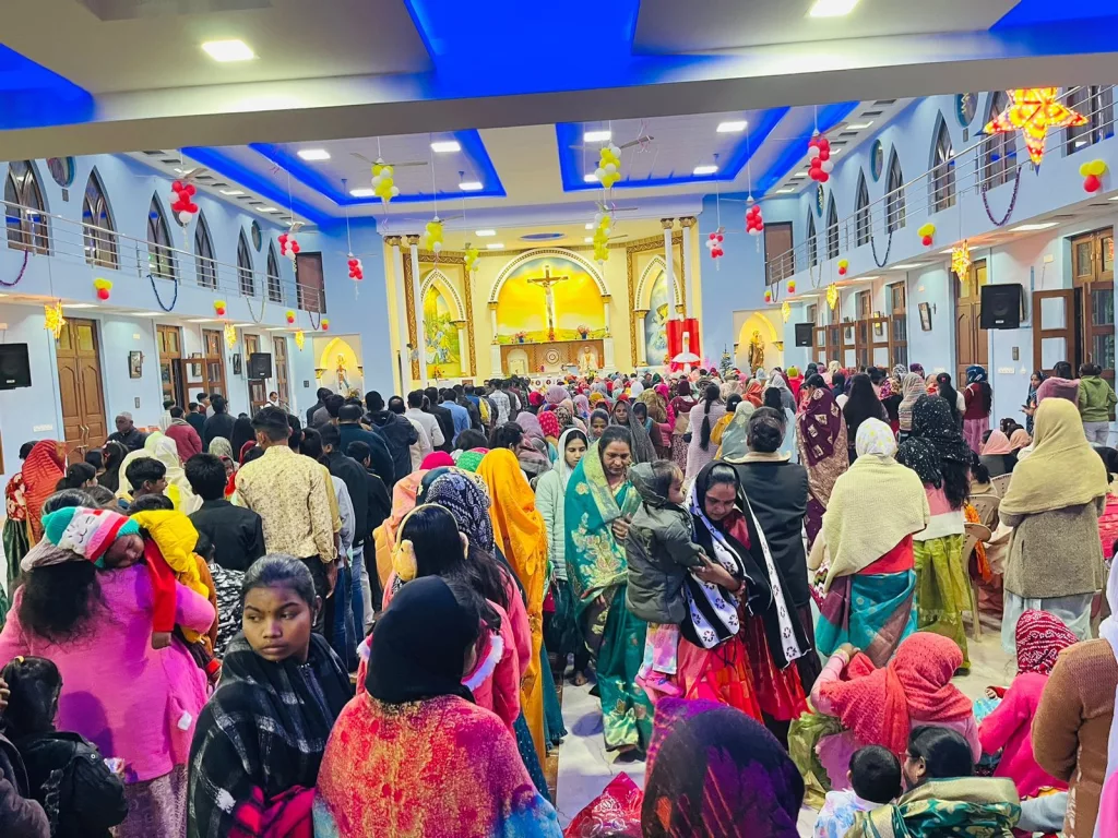 पूरे हर्षोल्लास व धूमधाम से मनाया गया प्रभु यीशु का जन्मोत्सव | New India Times