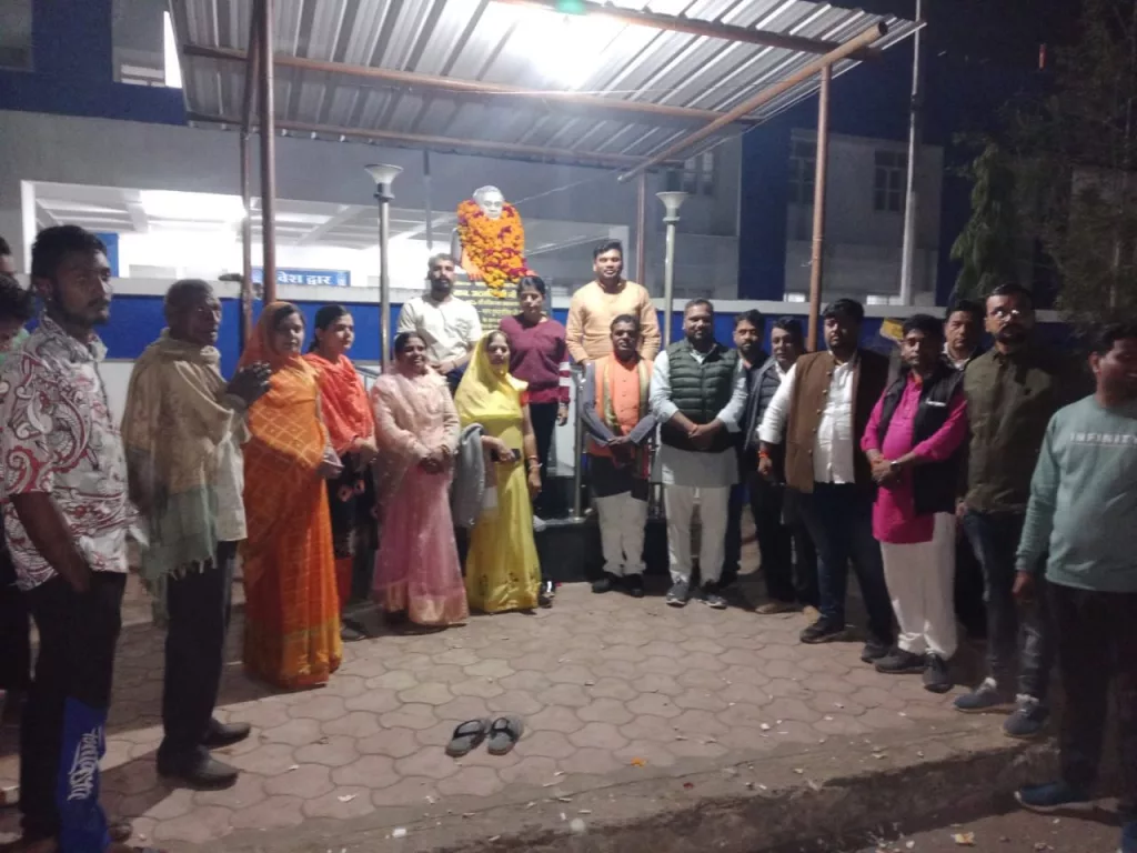 भारत रत्न स्वर्गीय अटल बिहारी वाजपेयी की जन्म जयंती पर उनका स्मरण करते हुए माल्यार्पण कर किया गया नमन | New India Times