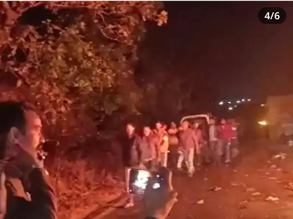 यात्री बस और डंपर के भीषण एक्सीडेंट में बस में लगी आग | New India Times