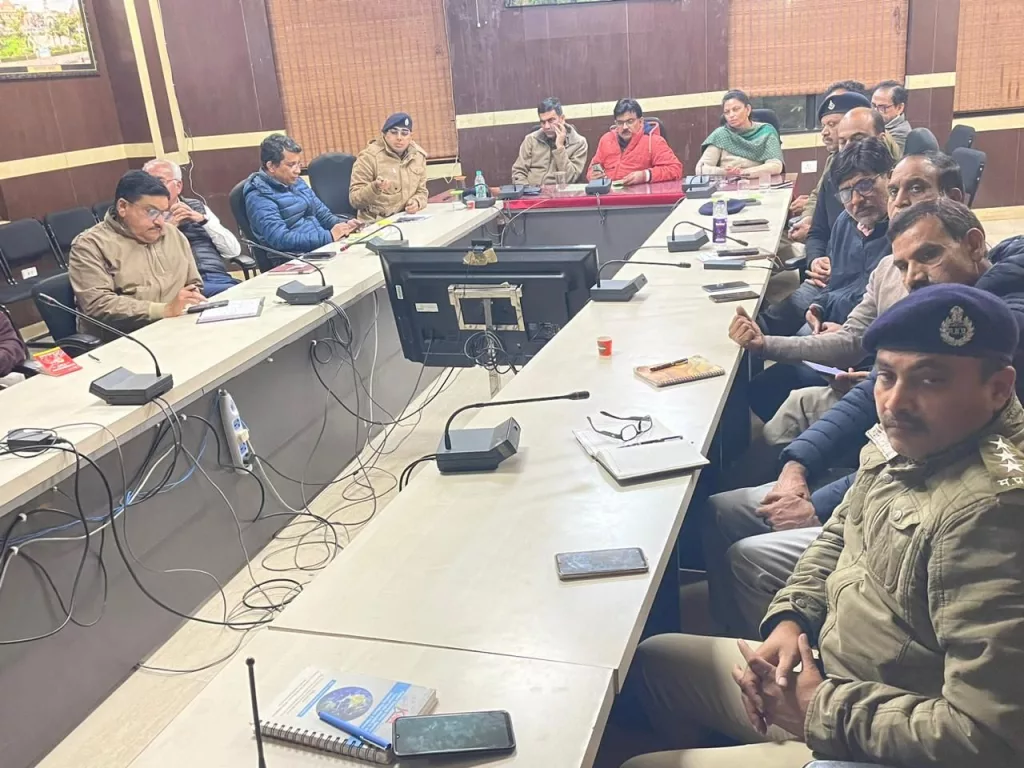 शहर के यातायात प्रबंधन के लिये कलेक्टर एवं एसपी ने ज़िला यातायात समिति की बैठक में अधिकारियों को दिए निर्देश | New India Times