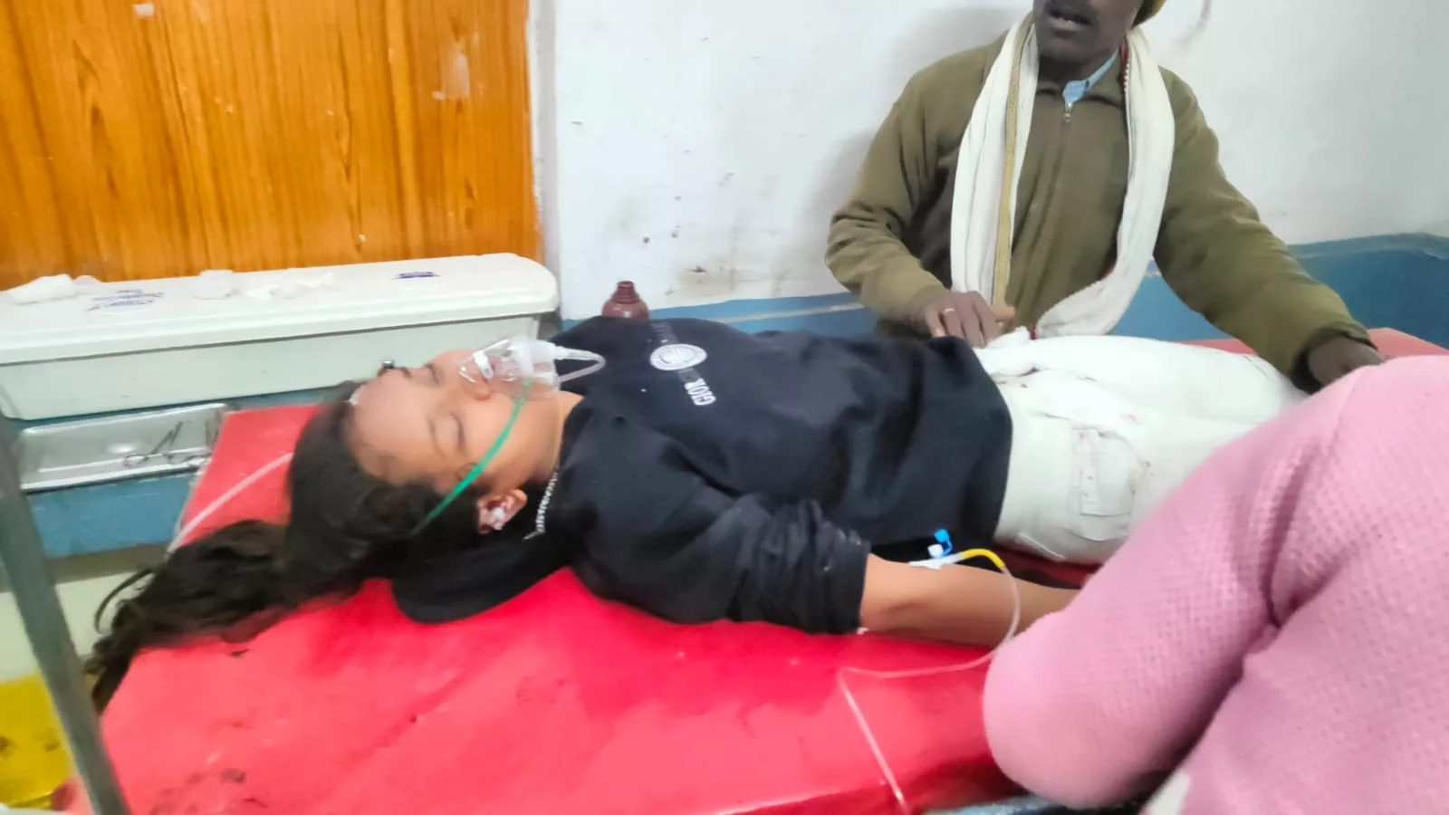 जन्मोत्सव कार्यक्रम में शामिल होने के लिए आ रहे बाइक और ट्रक की टक्कर, महिला की मौत, पति और पुत्री गंभीर रूप से घायल | New India Times