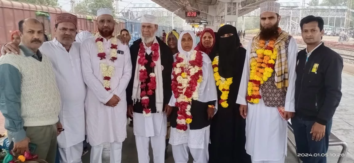 पवित्र उमरा यात्रा के लिए 5 यात्री सऊदी अरब हुए रवाना | New India Times